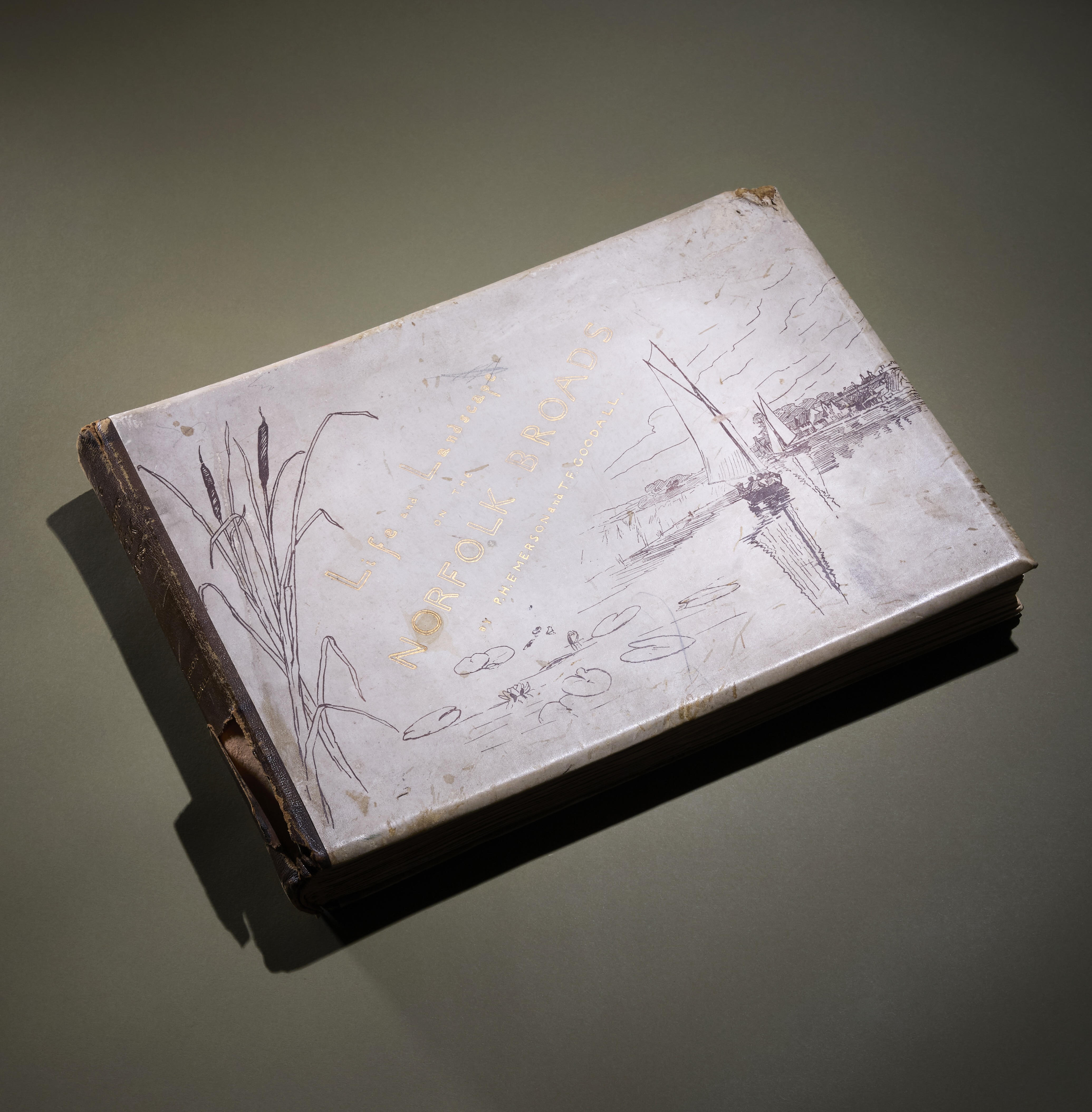 “World’s First Coffee Table Book” Discovered in Yard Sale Estimated to Fetch £50,000 at UK Auction