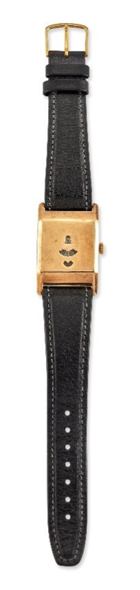  An early 20th century 9ct gold Jump hour, digital wristwatch, the polished case with apertures for hours, minutes and constant seconds, cylinder movement, unsigned, Glasgow hallmarks, 1931